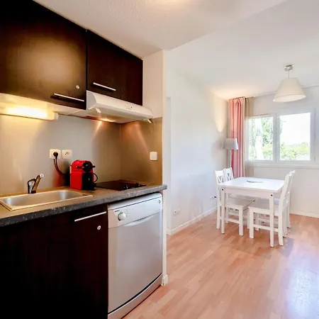 Apartment L'ile Dor - Appt Climatise Avec Piscine Partagee *